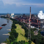 Staalindustrie langs de Rijn bij Duisburg. © AFP